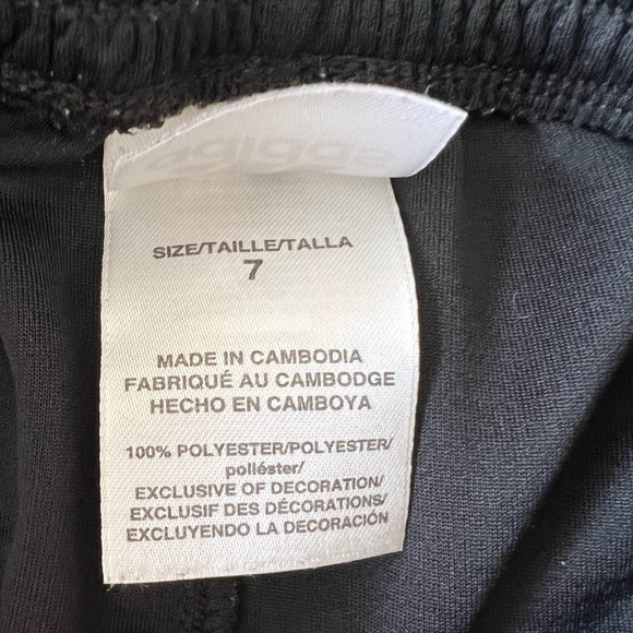 Adidas Classic 3 Stripe Shorts.  Youth Size 7 - Picture 4 of 4